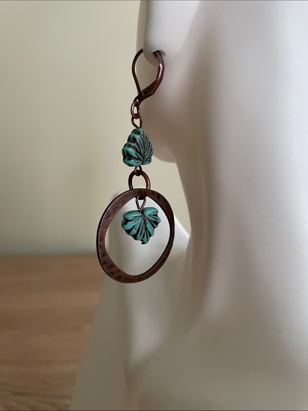 HAND CRAFTED CZECH GLASS LEAF EARRINGS Antiqued Copper Hammered Hoop Dangle Boho - Picture 6 of 9
